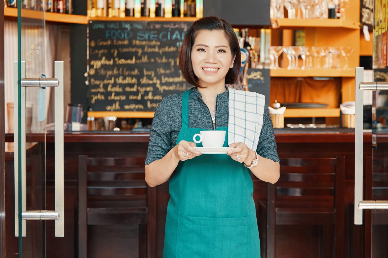 Những lợi ích khi sử dụng tiếng anh trong môi trường cafe học giao tiếp quán cafe: từ vựng và kĩ năng cần thiết