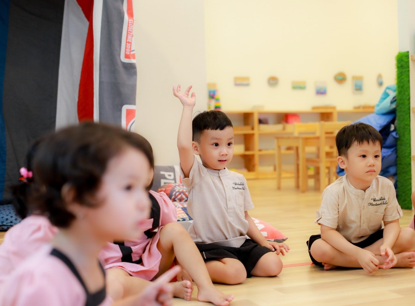 So sánh giữa việc học tiếng anh và mẹ đẻ ở trẻ nhỏ khơi dậy tiềm năng ngôn ngữ: tại sao nên cho 4 tuổi anh?