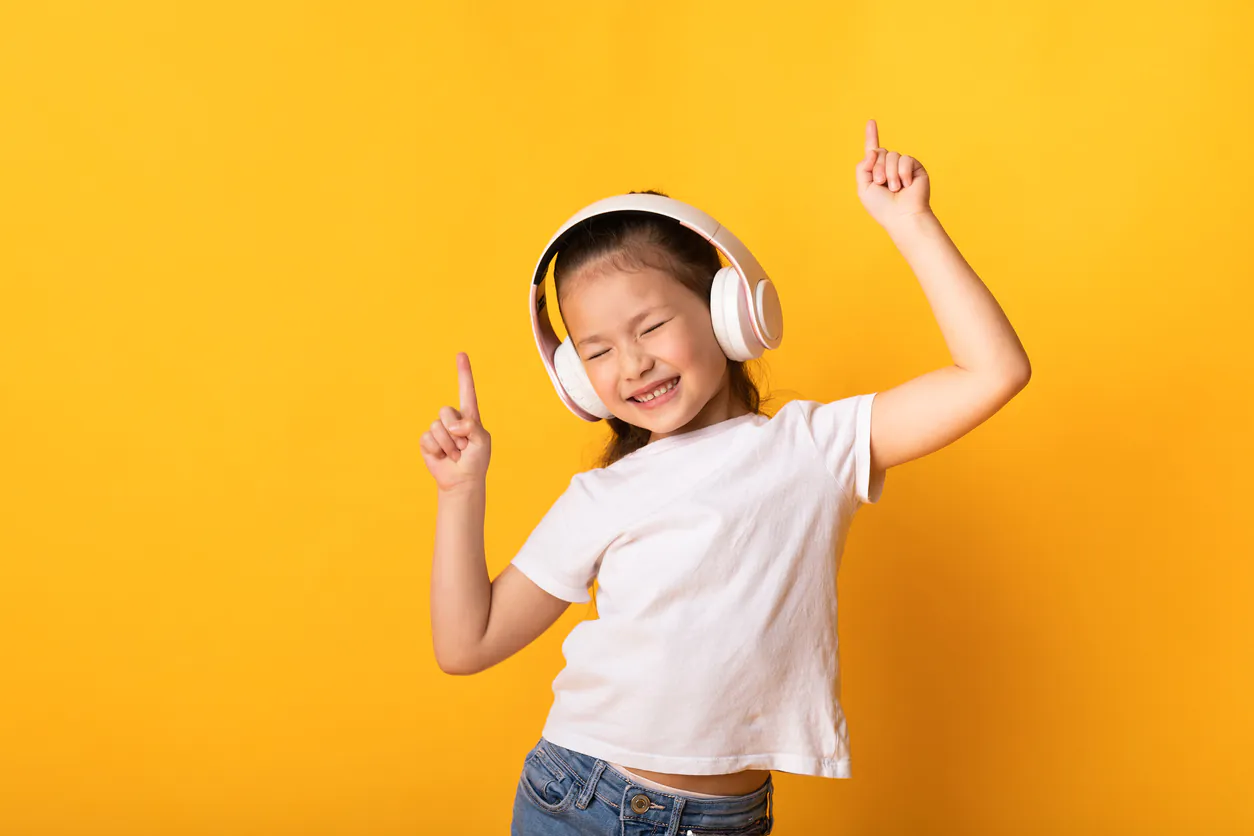 Những lợi ích của việc nghe bài hát tiếng anh cho trẻ em top 10 bé 3 tuổi nên mỗi ngày