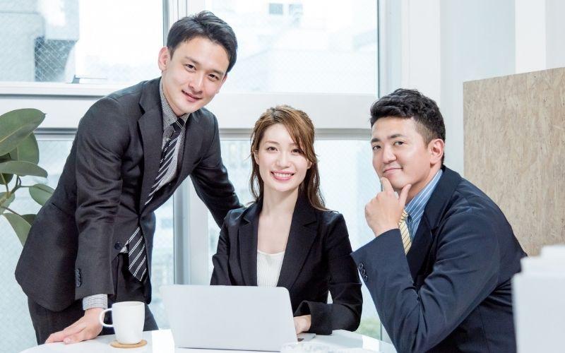 Đối với người đi làm: Nâng tầm sự nghiệp và thu nhập Đối với người đi làm: Nâng tầm sự nghiệp và thu nhập